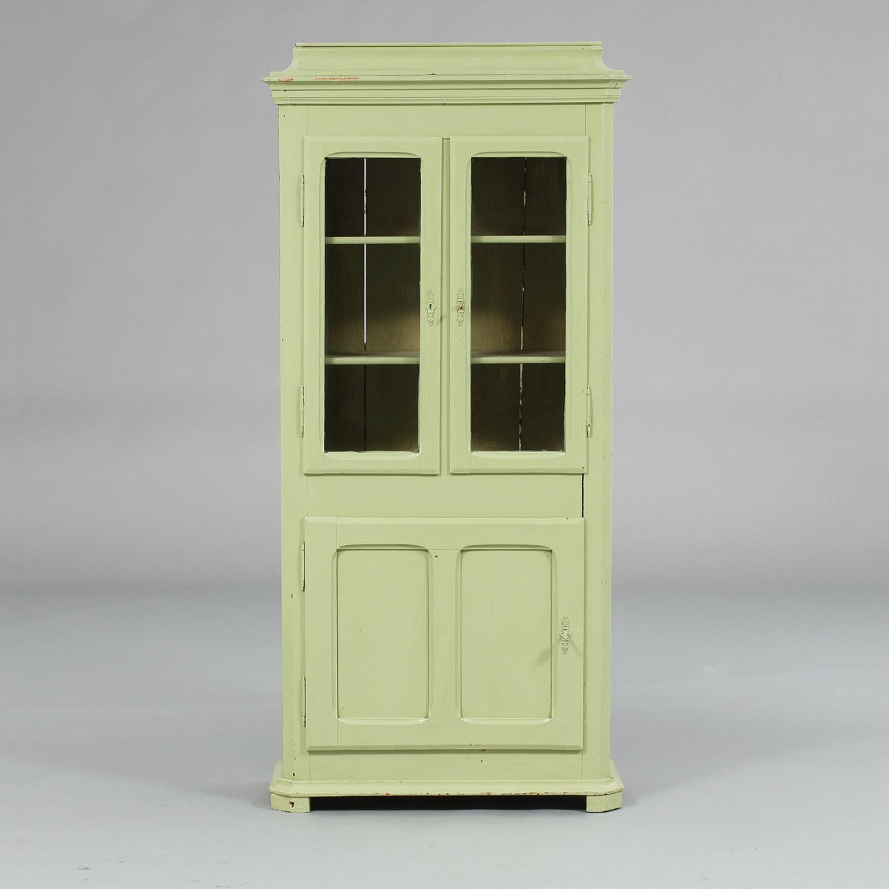 VITRINSKÅP, 18/1900-tal.