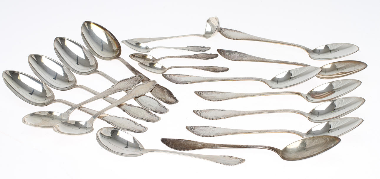 SKEDAR, 18 st, silver, två olika modeller, Christian F. Heise, Jens Sigsgaard, Danmark, 1920-40-tal. Vikt 532 gram.