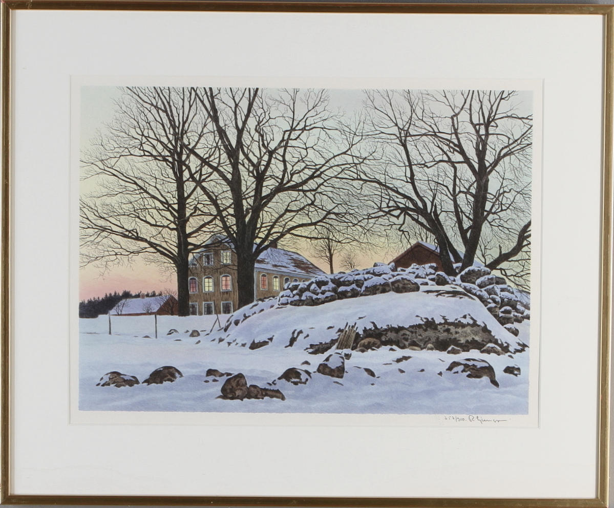 REINHOLD LJUNGGREN. Gård i vinterskrud, färglitografi, signerad och numrerad 252/310.