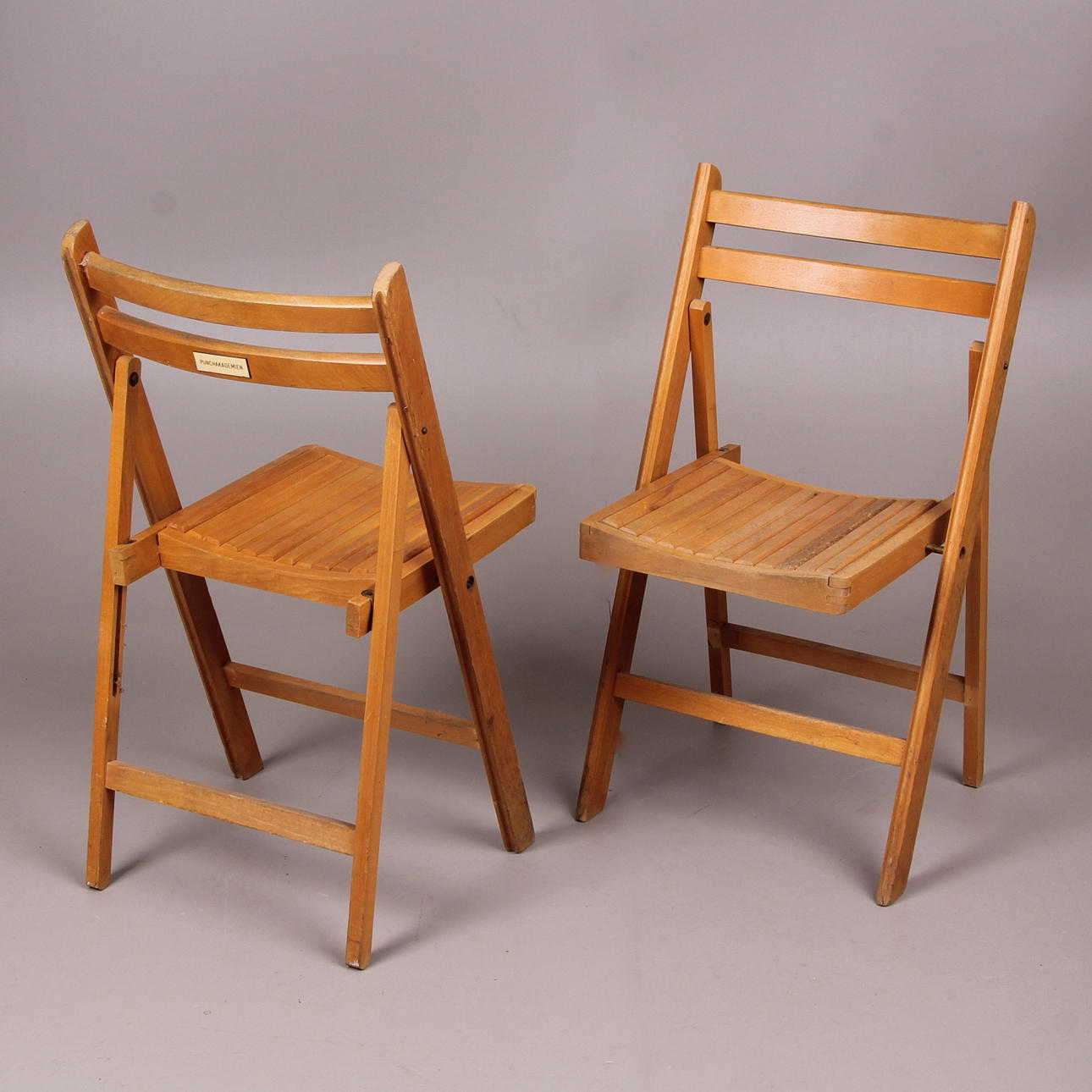 KLAPPSTOLAR, 2 st. Ena brickmärkt Punchakademien, 1900-tal.