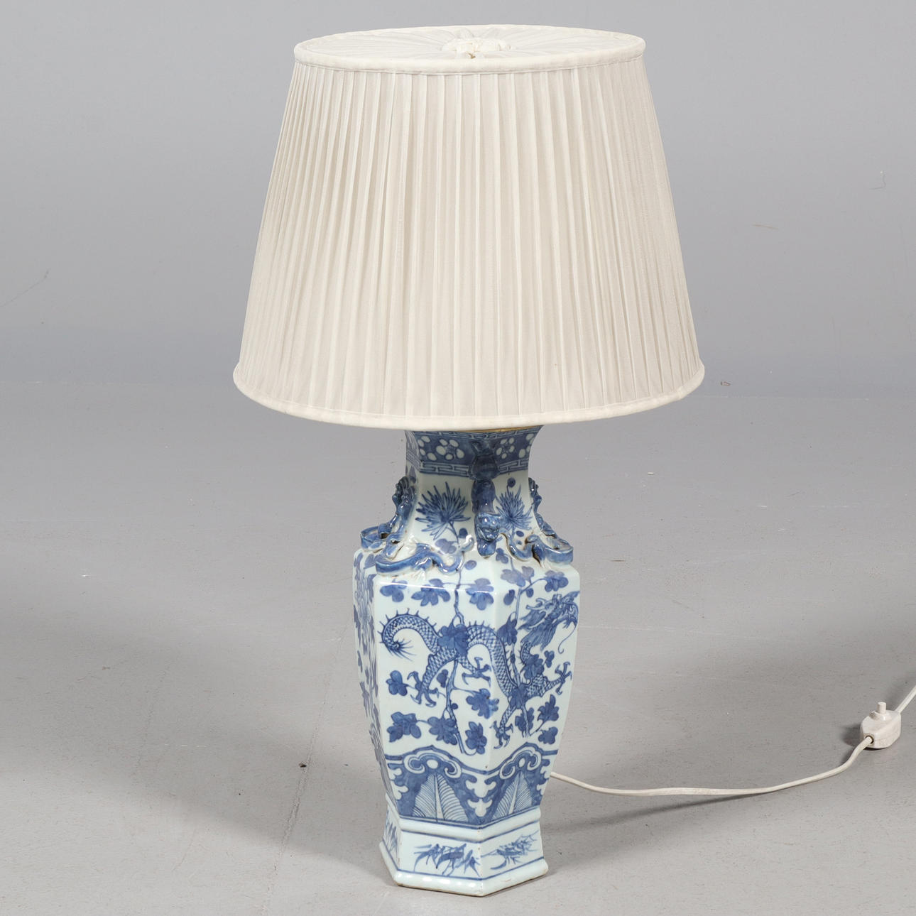 TISCHLAMPE, asiatisch.