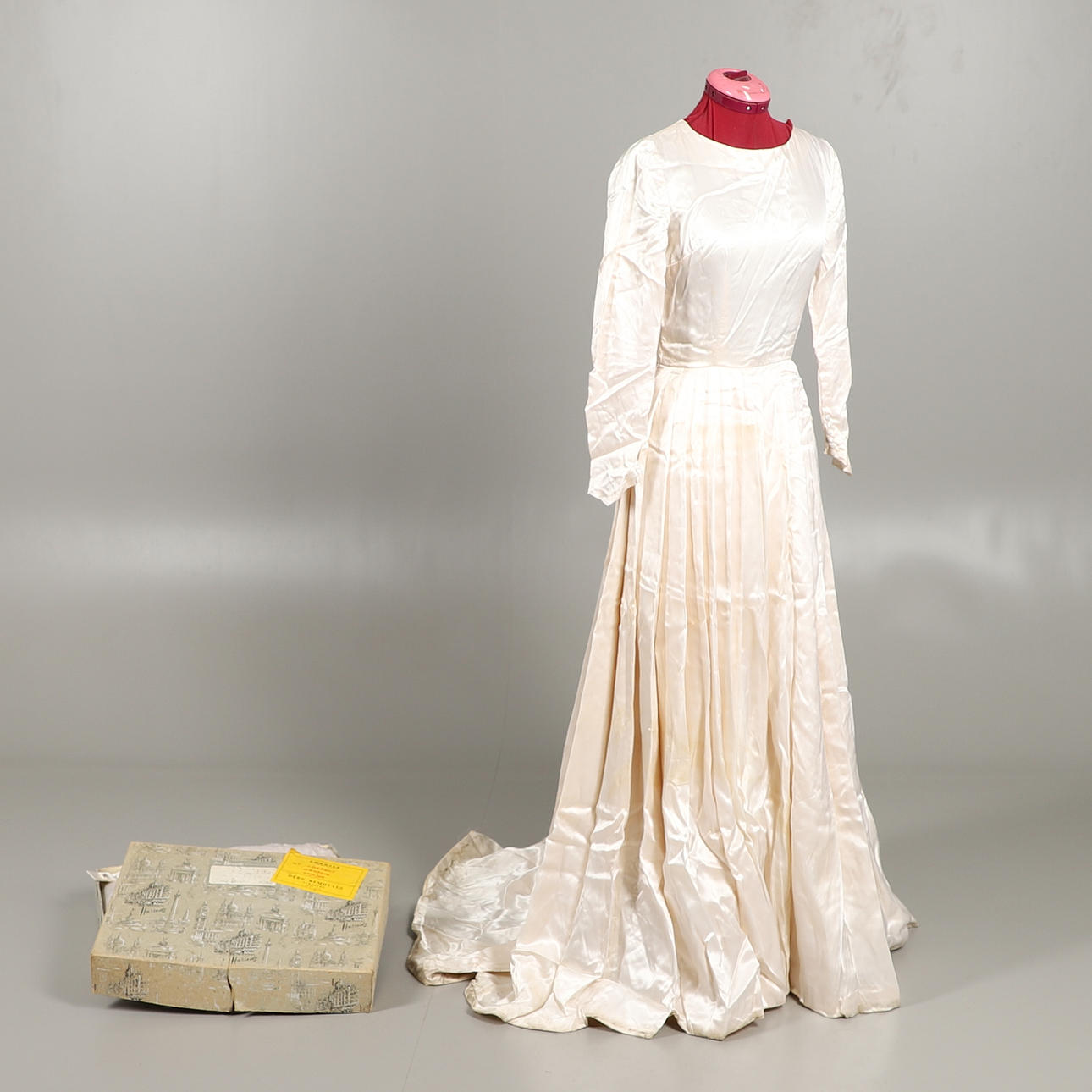 CHAMPAGNE BRÖLLOPSKLÄNNING, 1960-TAL.