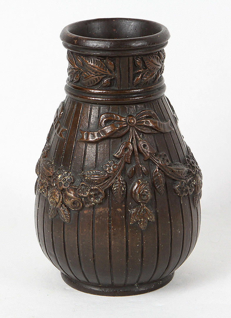 ANTIQUE CERAMIC VASE.