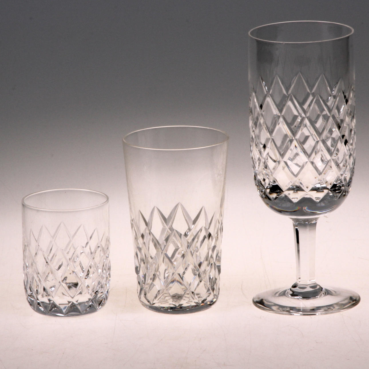 GLASSERVIS, 35 delar, "Elisabeth", Ingeborg Lundin, Orrefors, signerade.