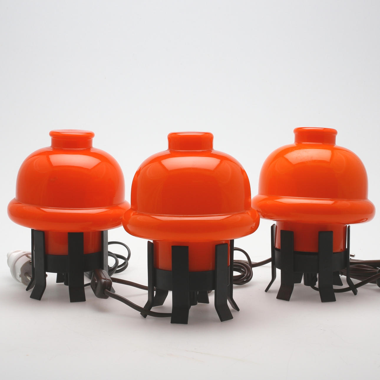 BORDSLAMPOR, 3 st, glas samt metall, Ledungs, 1970-tal.