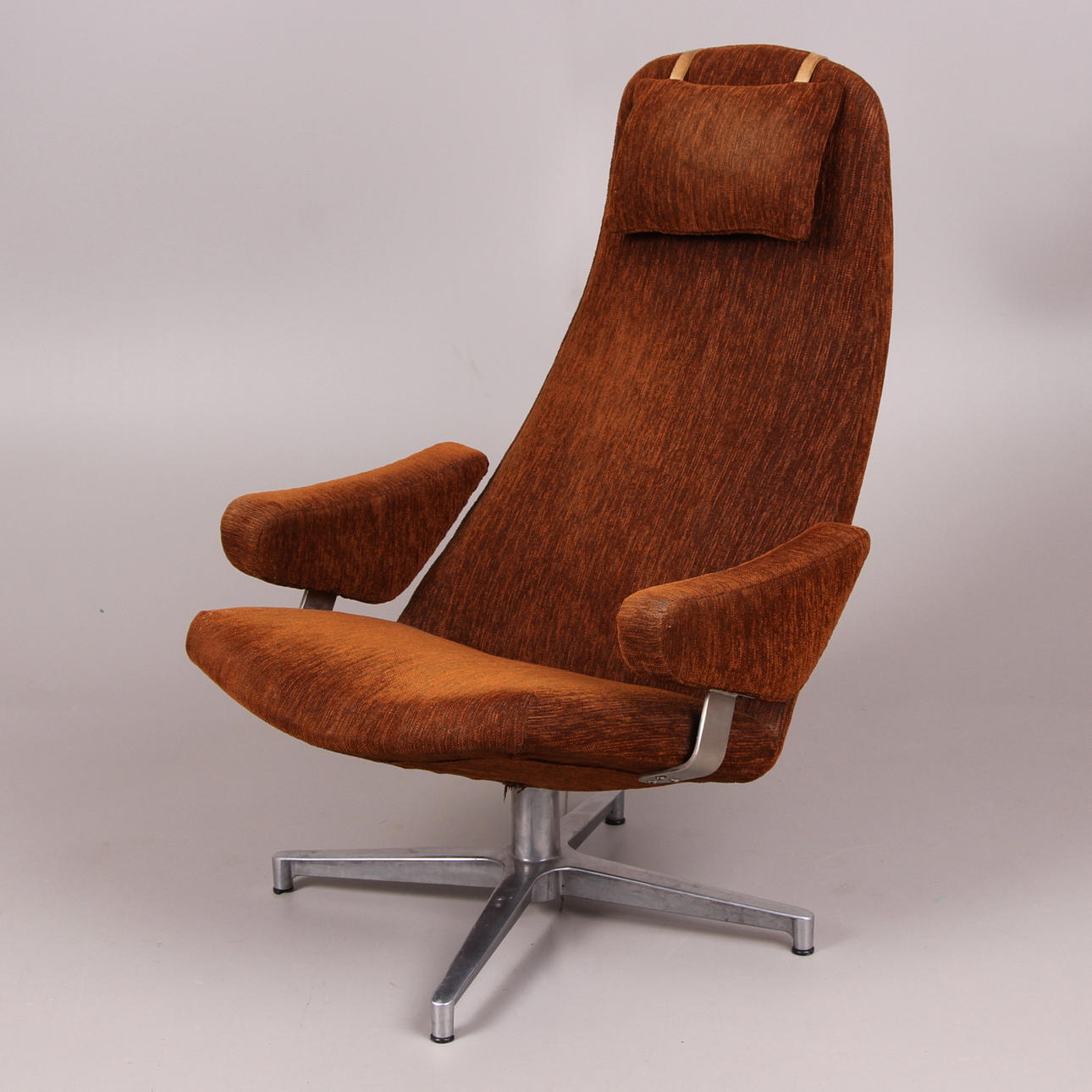 FÅTÖLJ, med snurrfunktion, 1900-talets andra hälft.