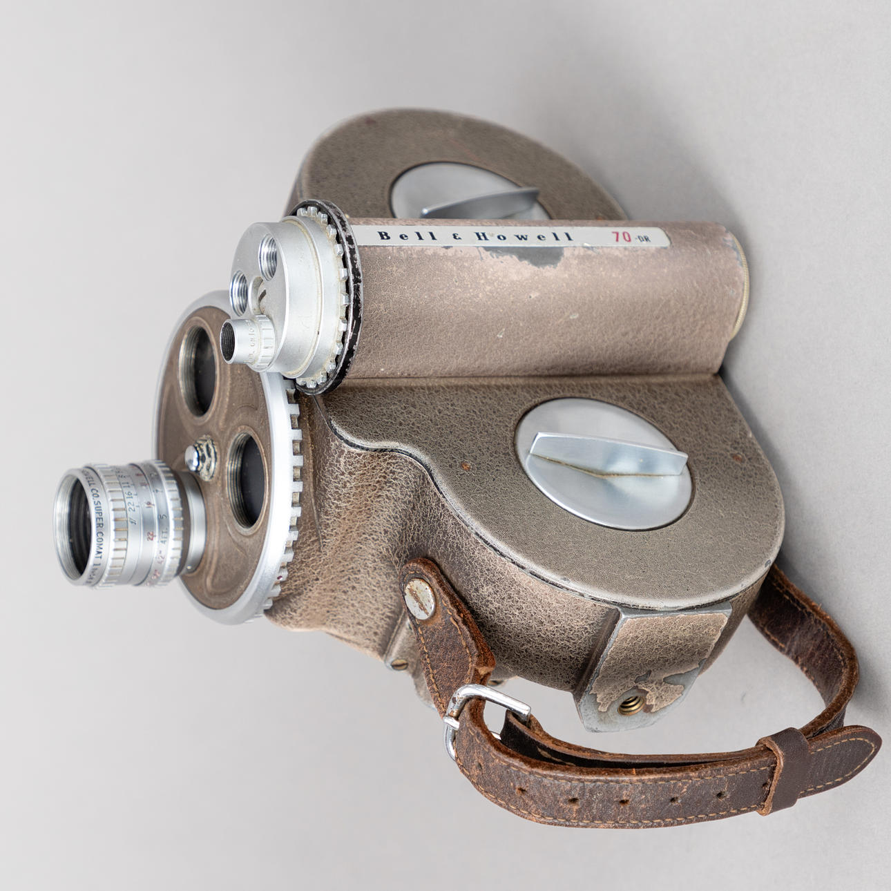 【超希少】Bell & Howell ベル＆ハウエル70-DR １６mm s-l400.jpg