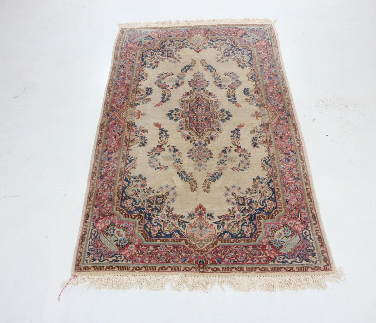 MATTA, persisk Kerman, 257 x 152 cm.