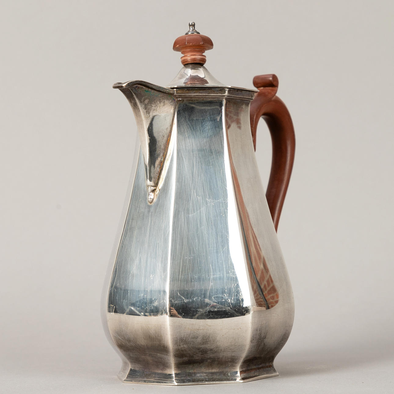 ROBERTS & BELK LTD. Coffee Pot, Sheffield, 1962.