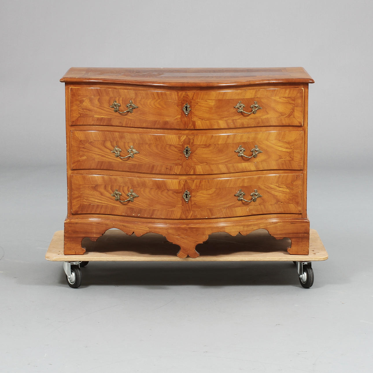 BYRÅ, barockstil, 1800-tal.