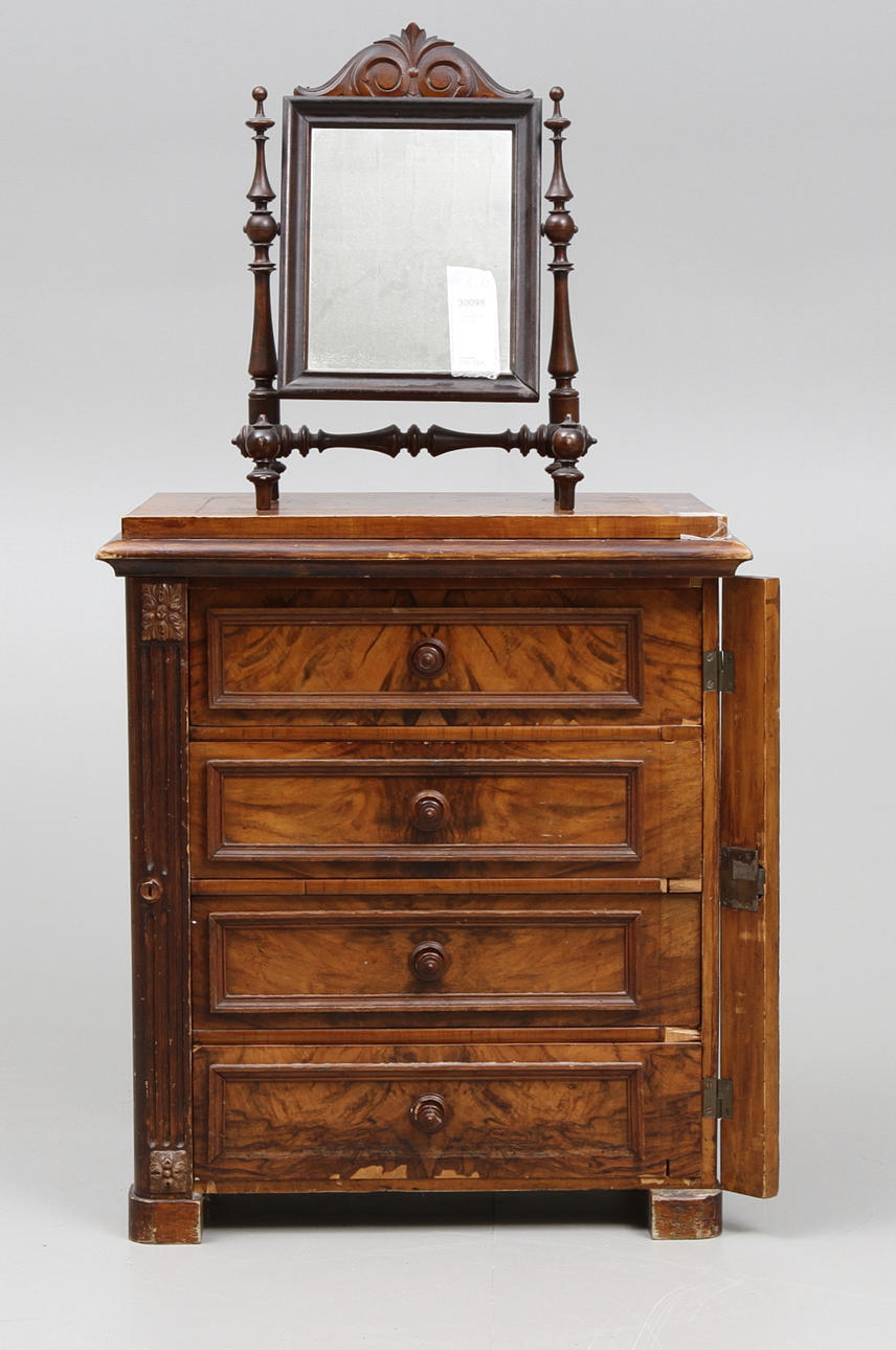 BYRÅ OCH BORDSSPEGEL, 1800-tal.