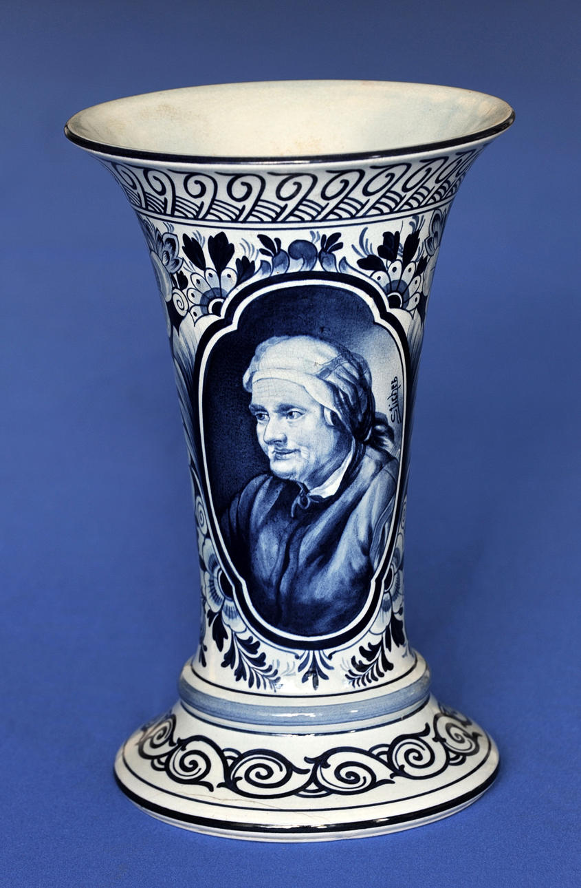 DELFTER - VASE. keramik, blå dekor.