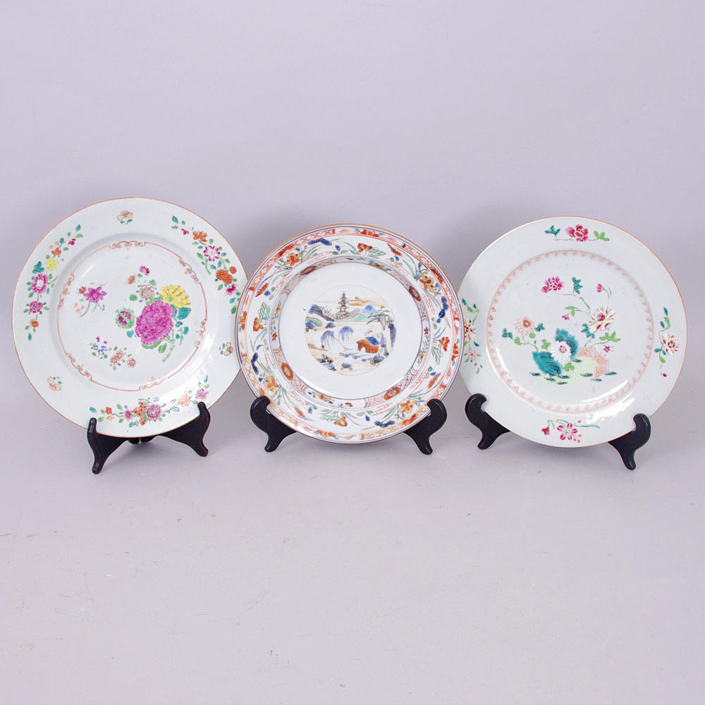 TALLRIKAR, 3 styckem, famille rose, Kina Chien Lung, 1700-tal.