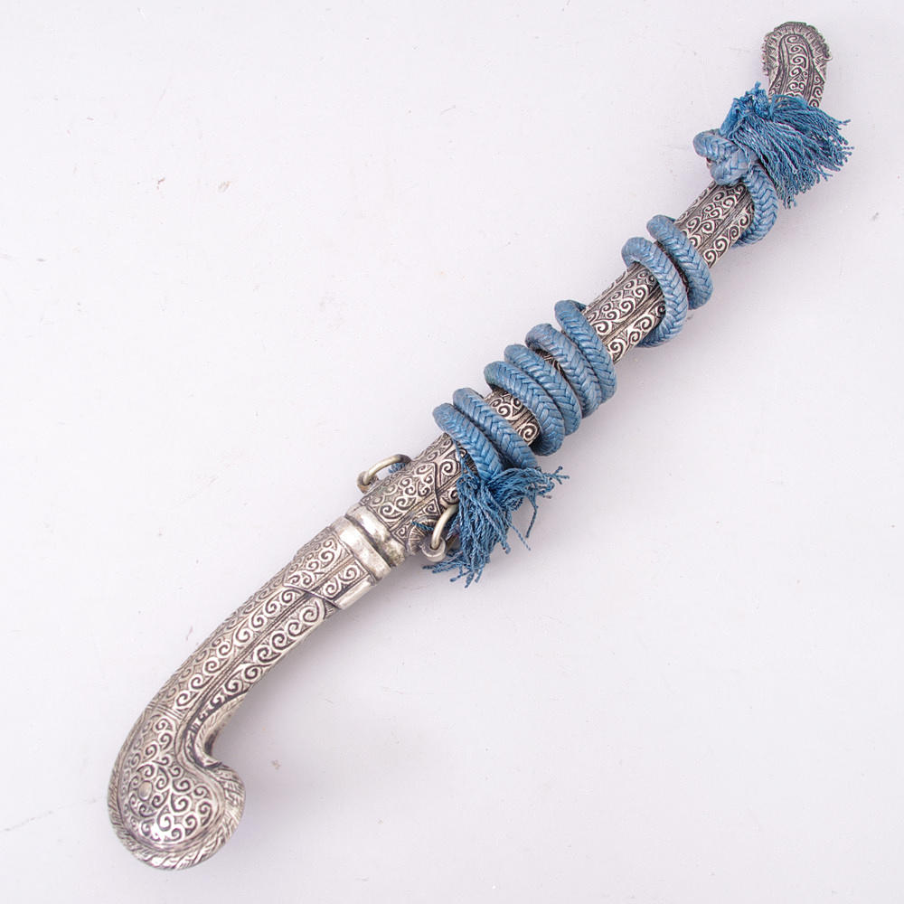 SVÄRD, Syrien, balja och fäste i silver, 1800-tal.