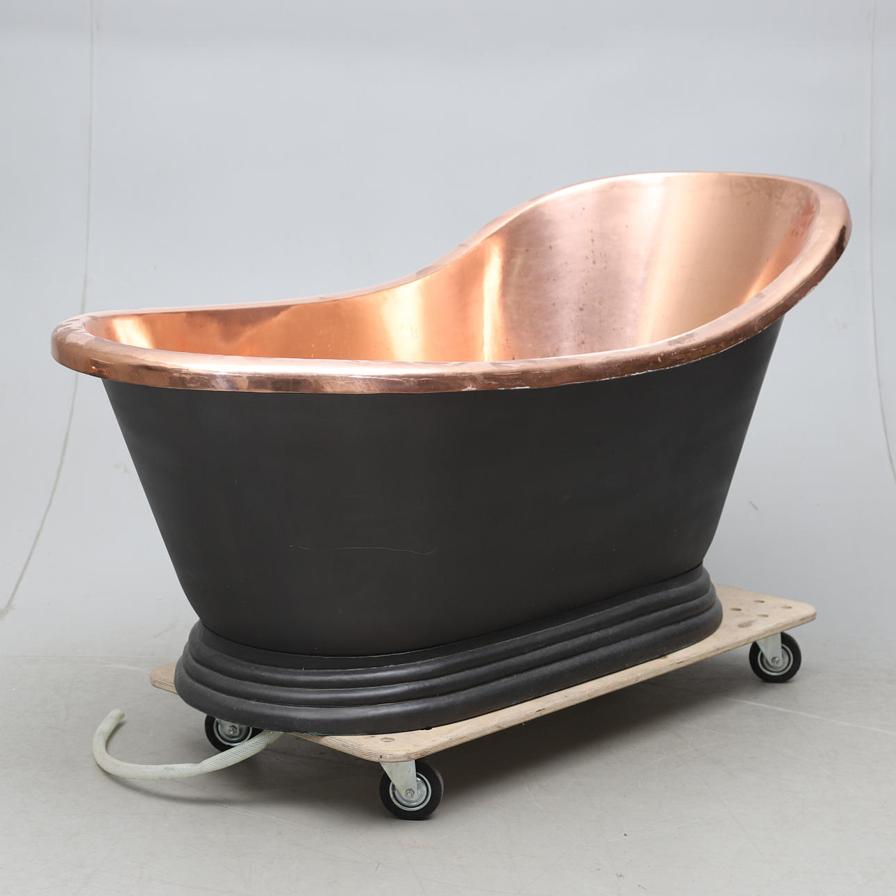 KOPPARBADKAR,"Vanås", Qvesarum.