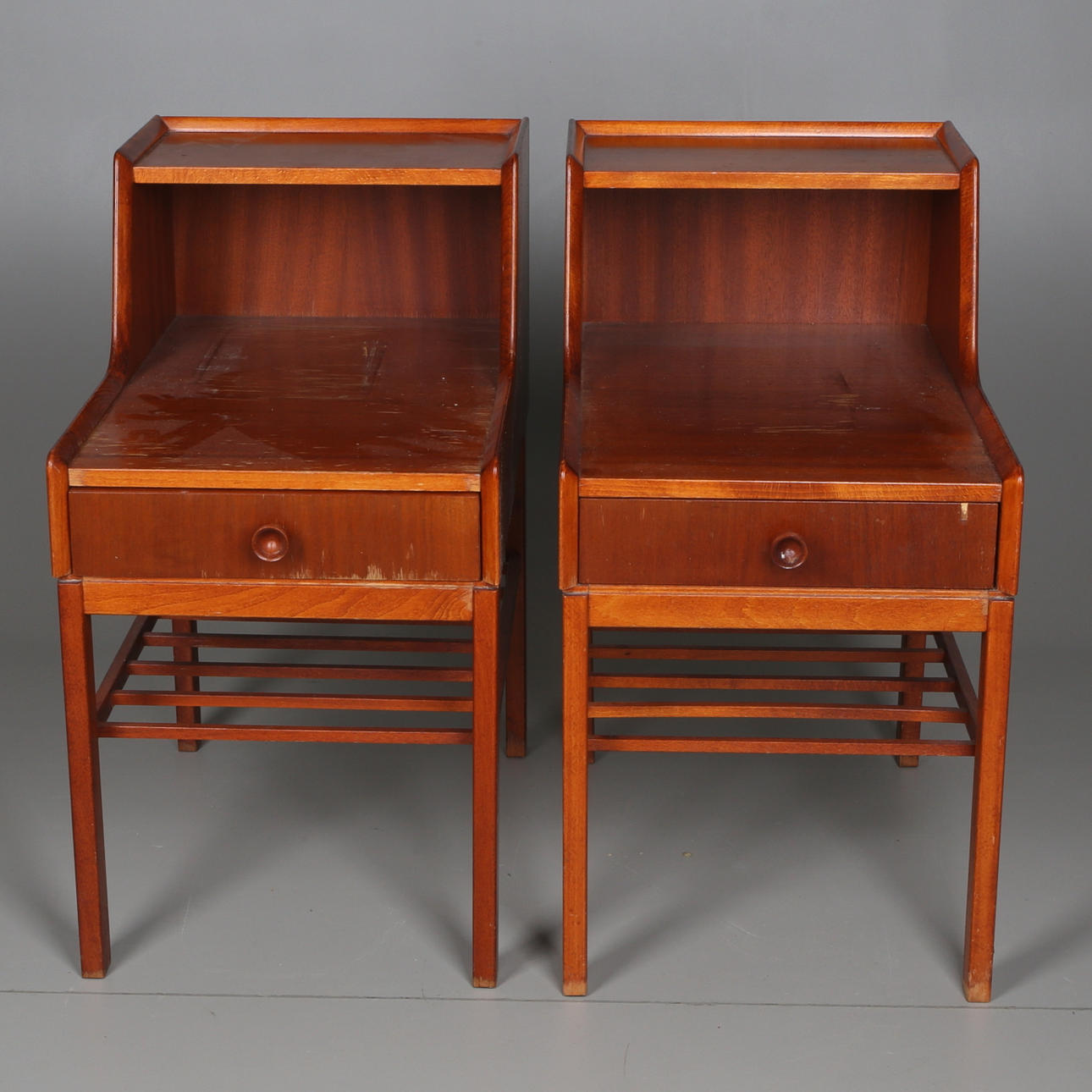 SÄNGBORD, ett par, 1900-talets slut.