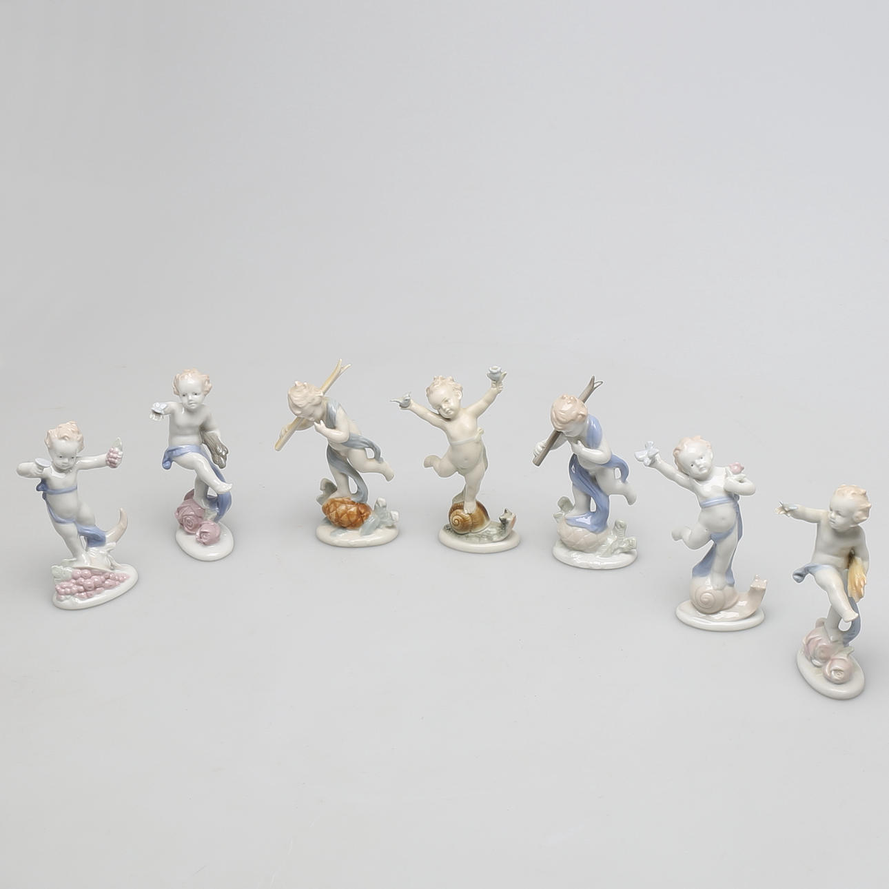 FIGURINER i porslin, 7 st, Ilmenau samt Royal.
