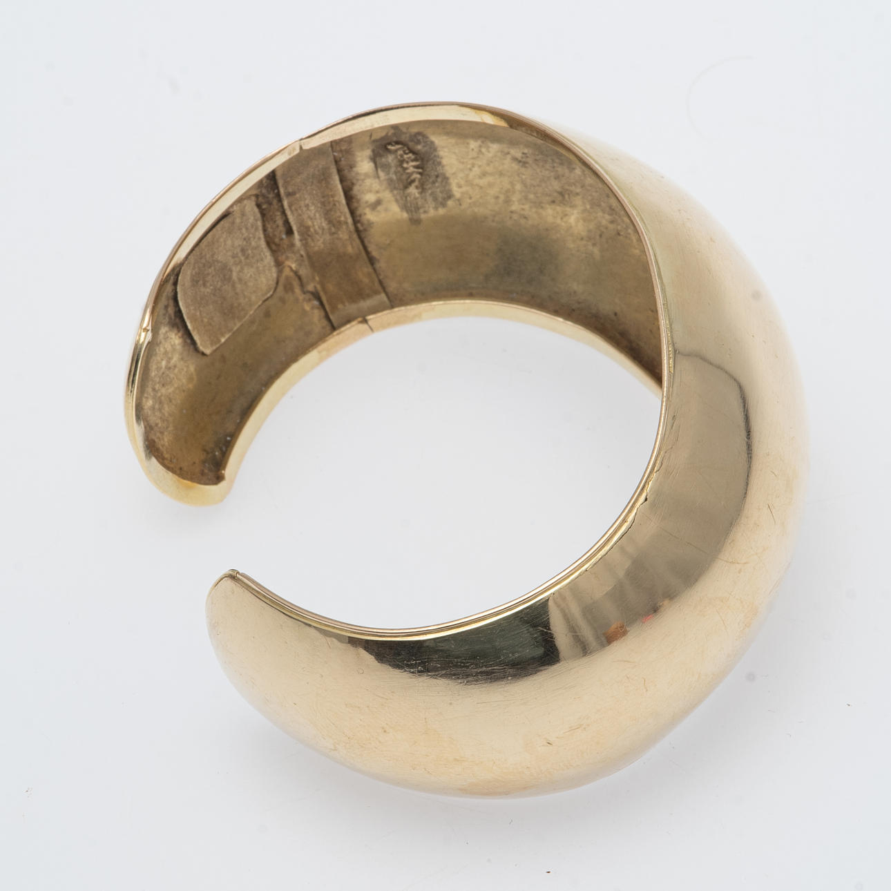 Bred armbånd/armring, 585 gul guld.