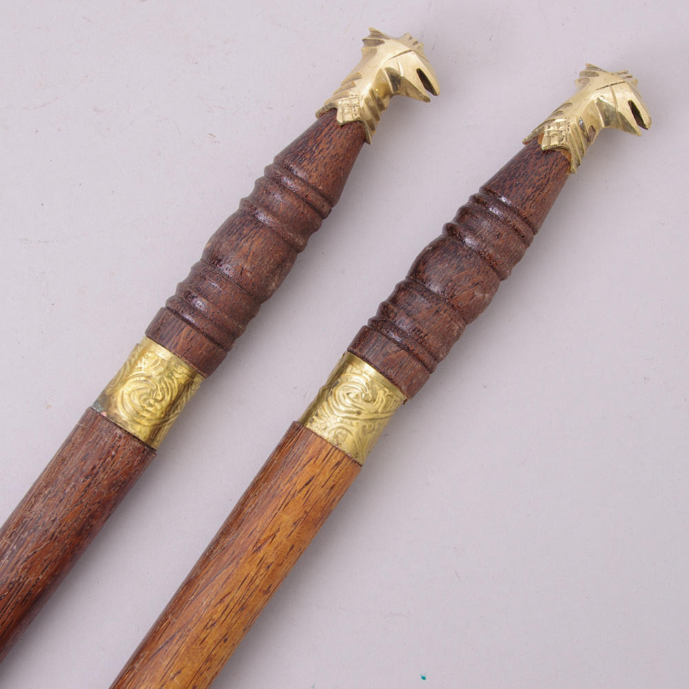 STICKERT, 2 stycken, trä/mässing, samtida.