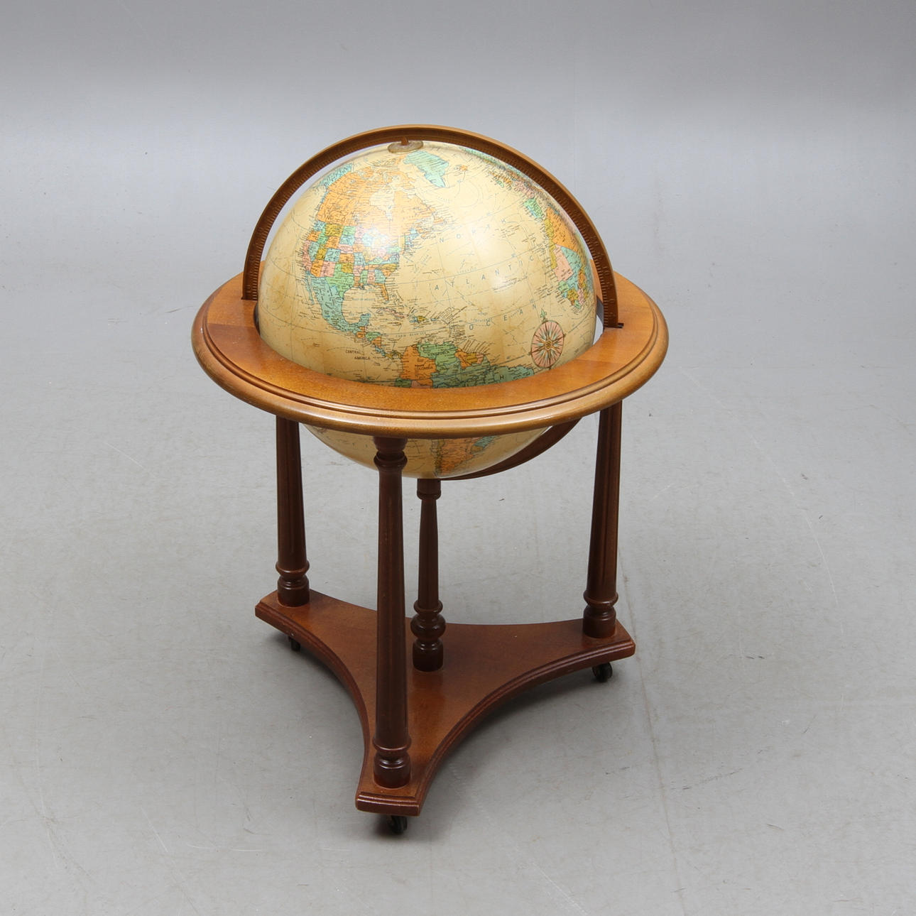 JORDGLOB, på benställning, 1900-talets andra hälft.