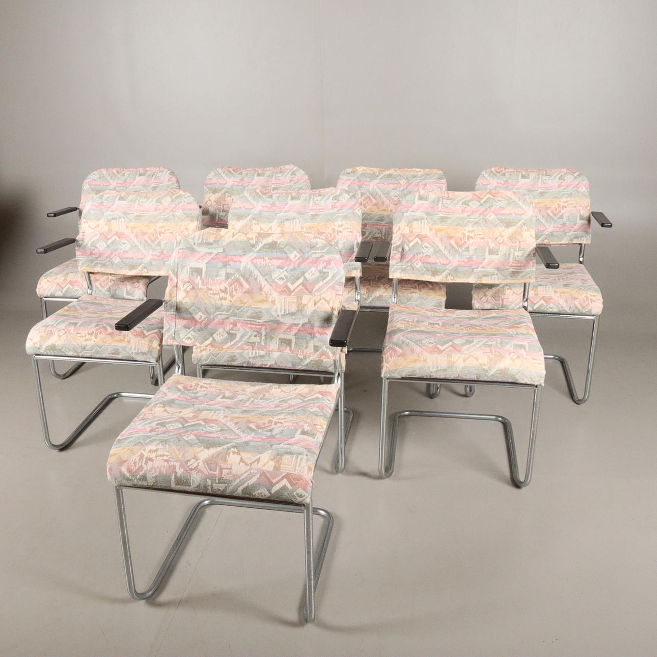 STOLE kan stables 8 kr.