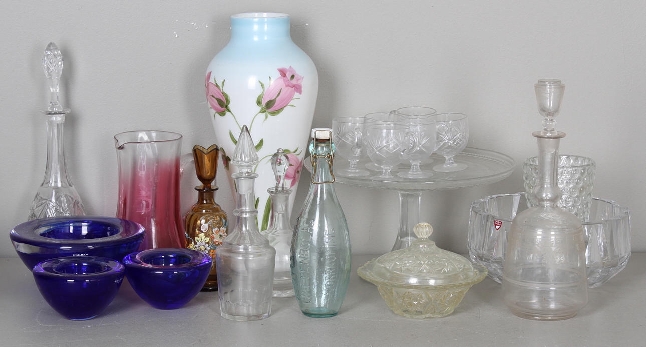 GLAS, ca 20 delar, bl.a. Kosta Boda och Orrefors.