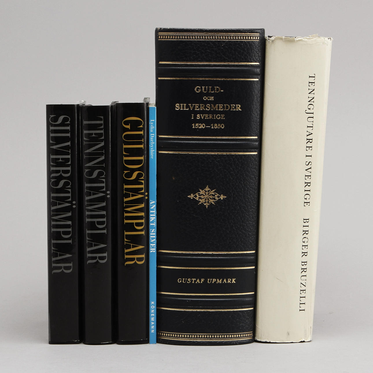 BOK, 5 vol, bl a "Tenngjutare i Sverige", Birger Bruzelli, "Guld och Silversmeder i Sverige 1520-1850", Gustaf Upmark.