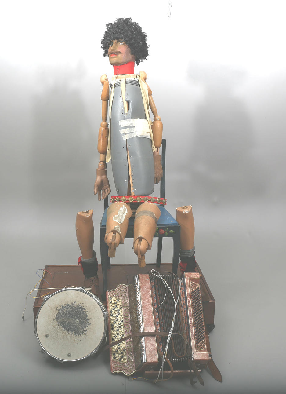 ENMANSORKESTER, olika material, mekanisk.