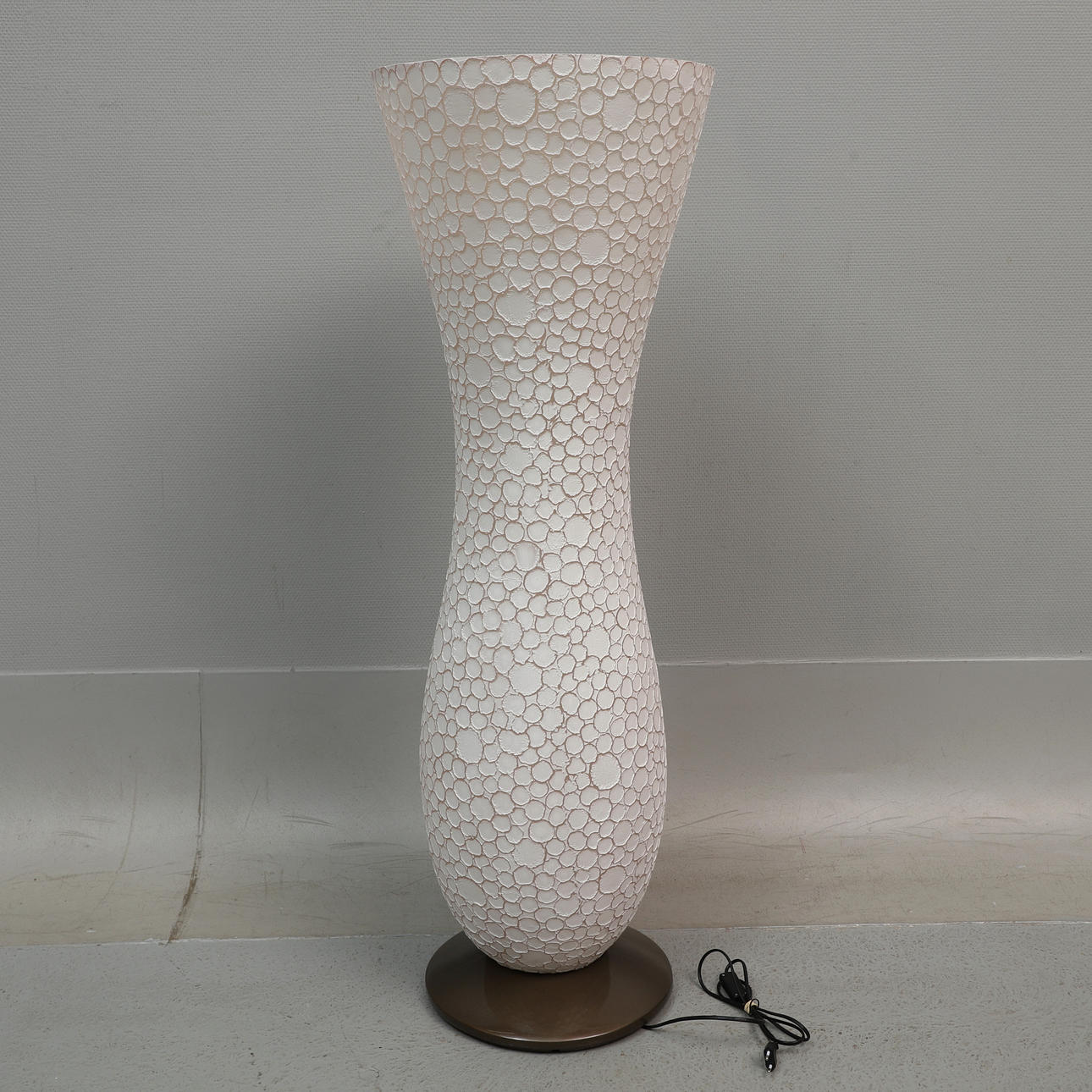 FLOOR LAMP, fiberglass, 3 light points, 1900s.