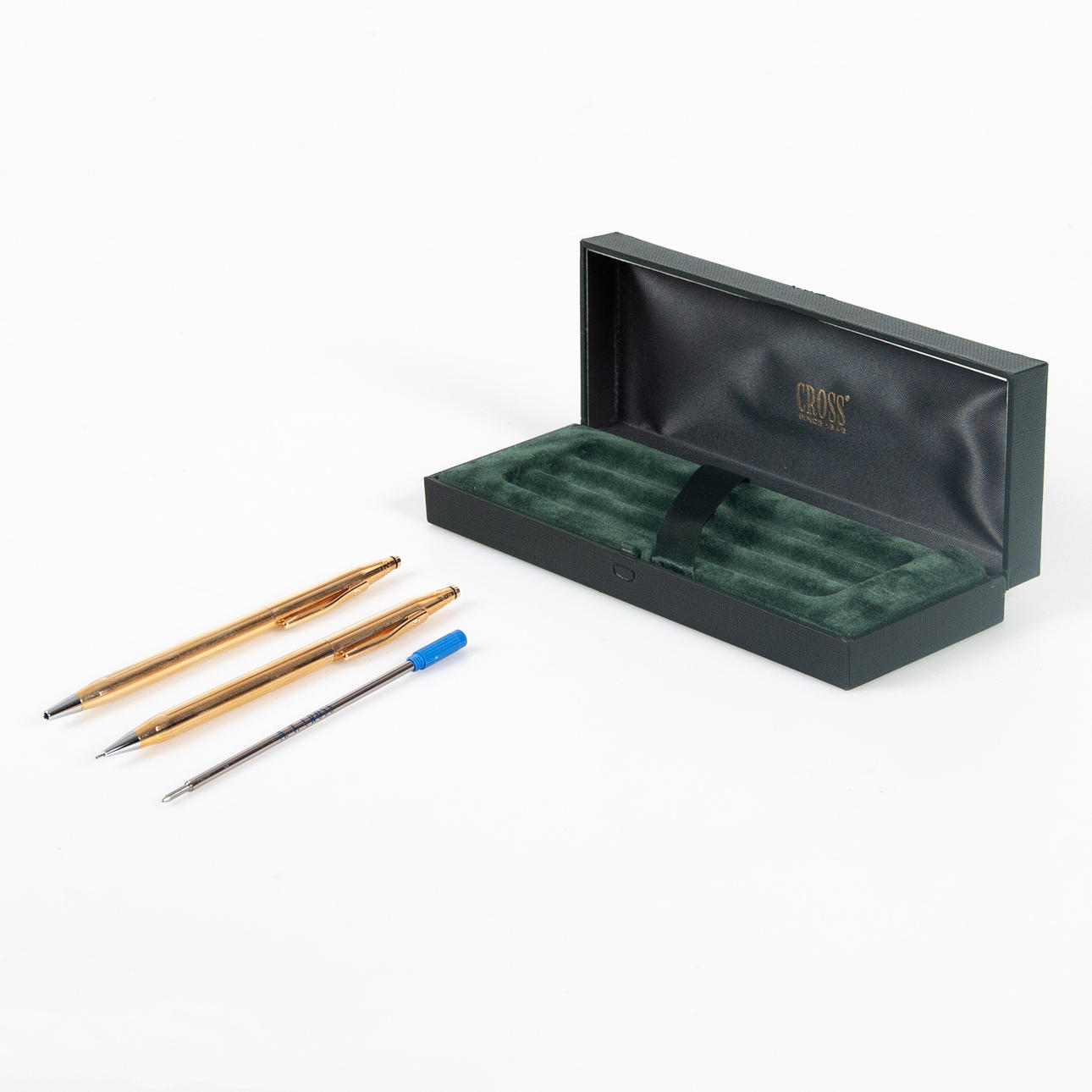 PENNSET CROSS. 2 st, förgyllda med 18K guld.