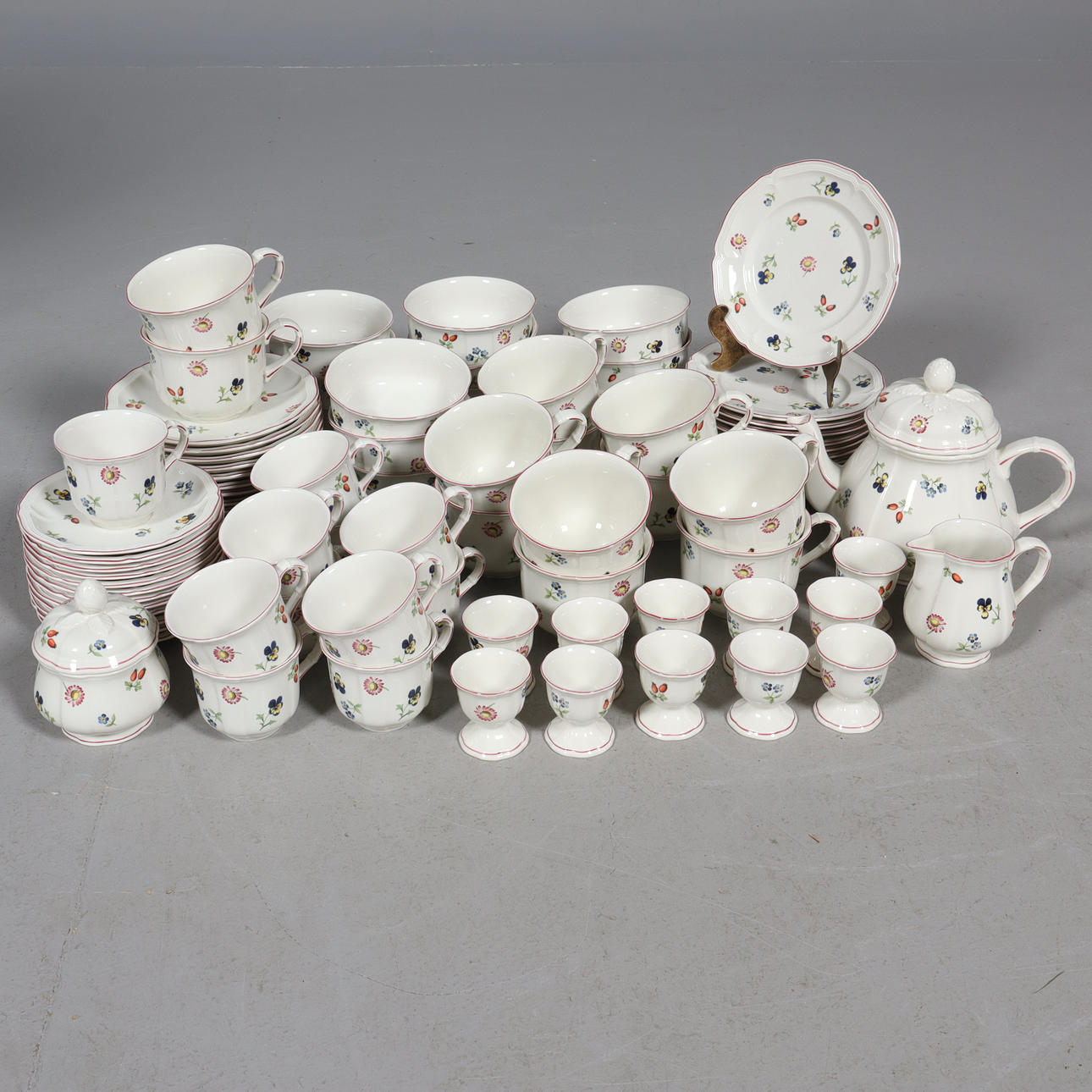 SERVICE, VILLEROY & BOCH, 85 Teile, „Petit Fleur“.