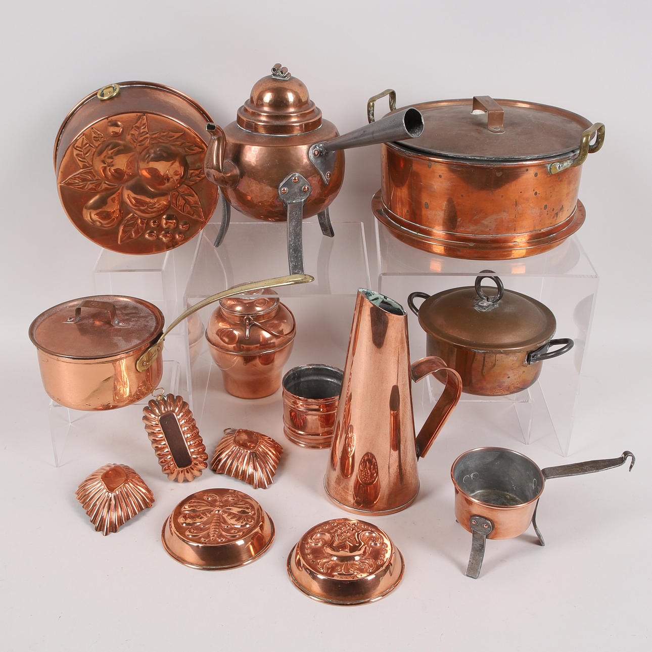 COPPER OBJECTS, 14 parts, i.a. forms.