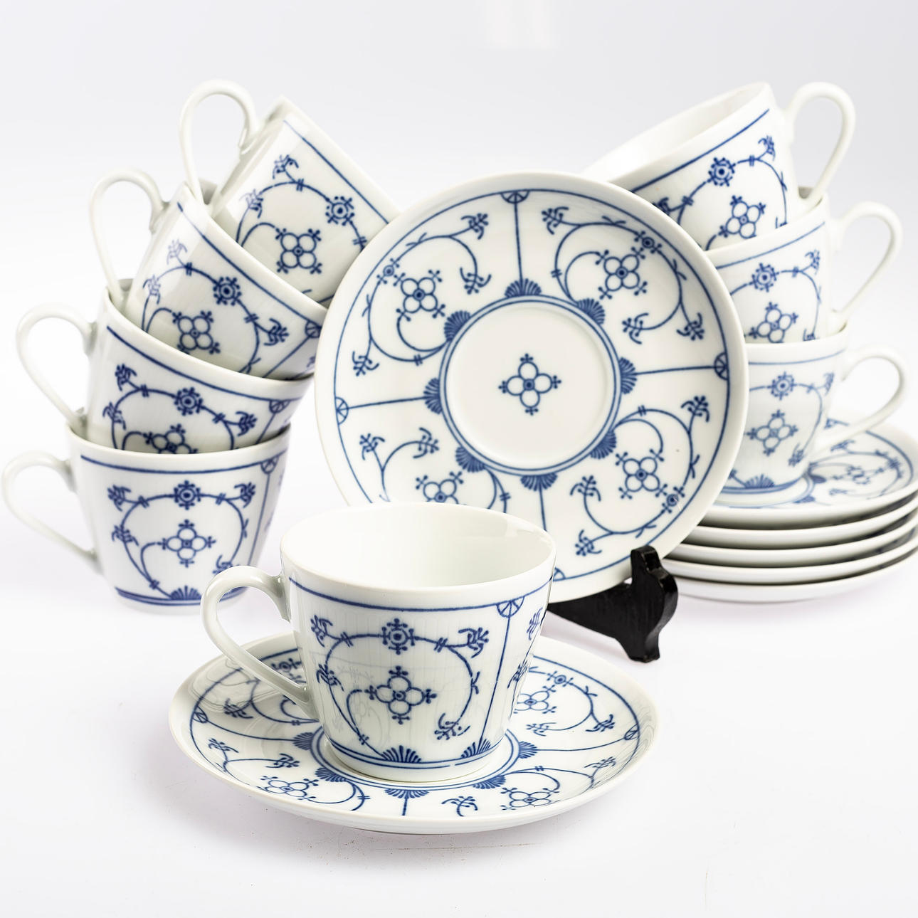 KAFFEEBECHER MIT GESCHIRR, 15 Stück, Jäger Eisenberg.