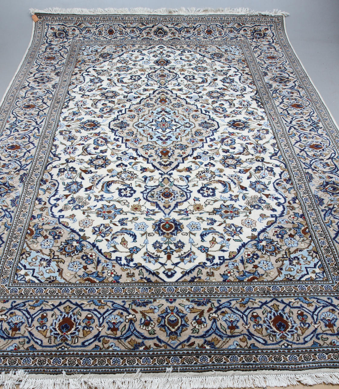 MATTA, orientalisk, ca 356 x 245 cm.