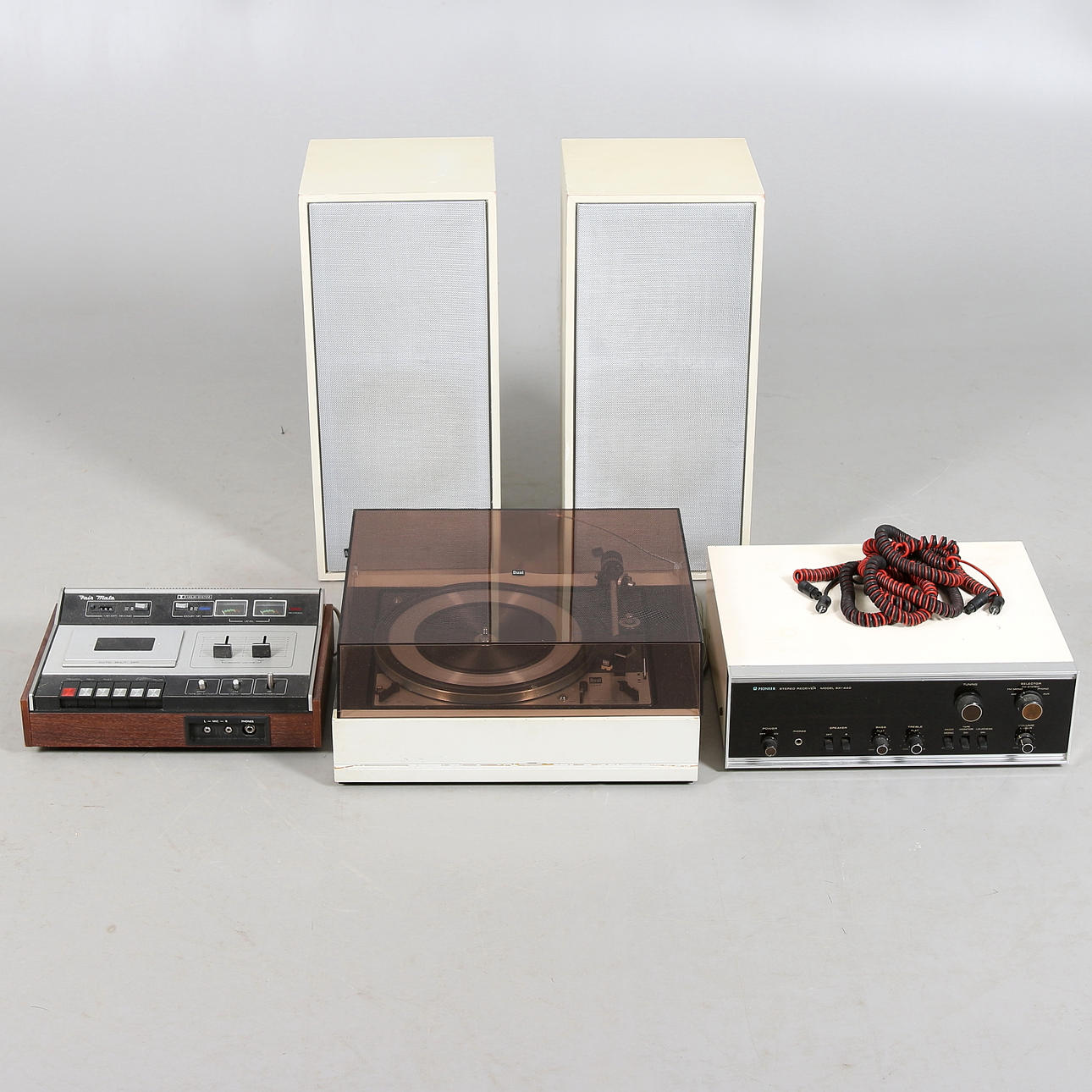 STEREOANLÄGGNING, 5 delar. Bl.a. Pioneer SX-440.