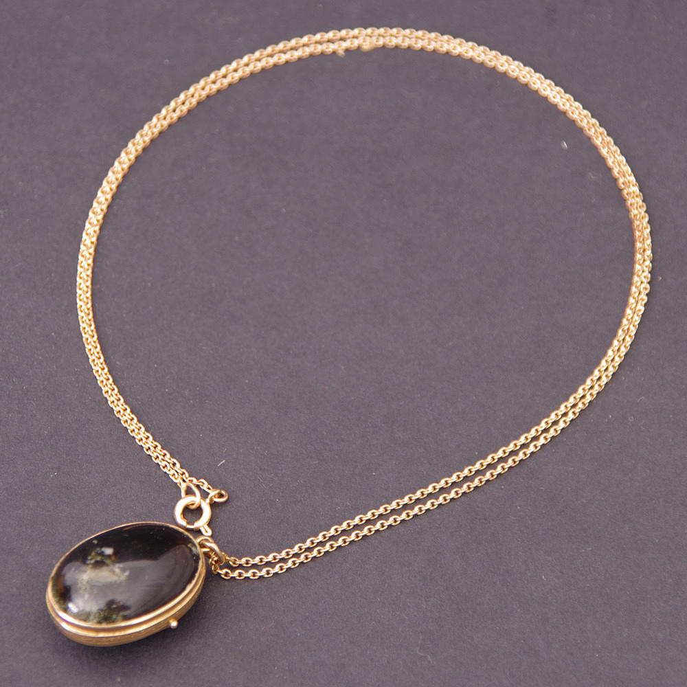 HALSBAND MED BERLOCK, 18K guld.