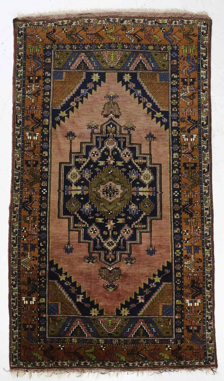 CARPET, Oriental, Turkey, approx. 220x127 cm.