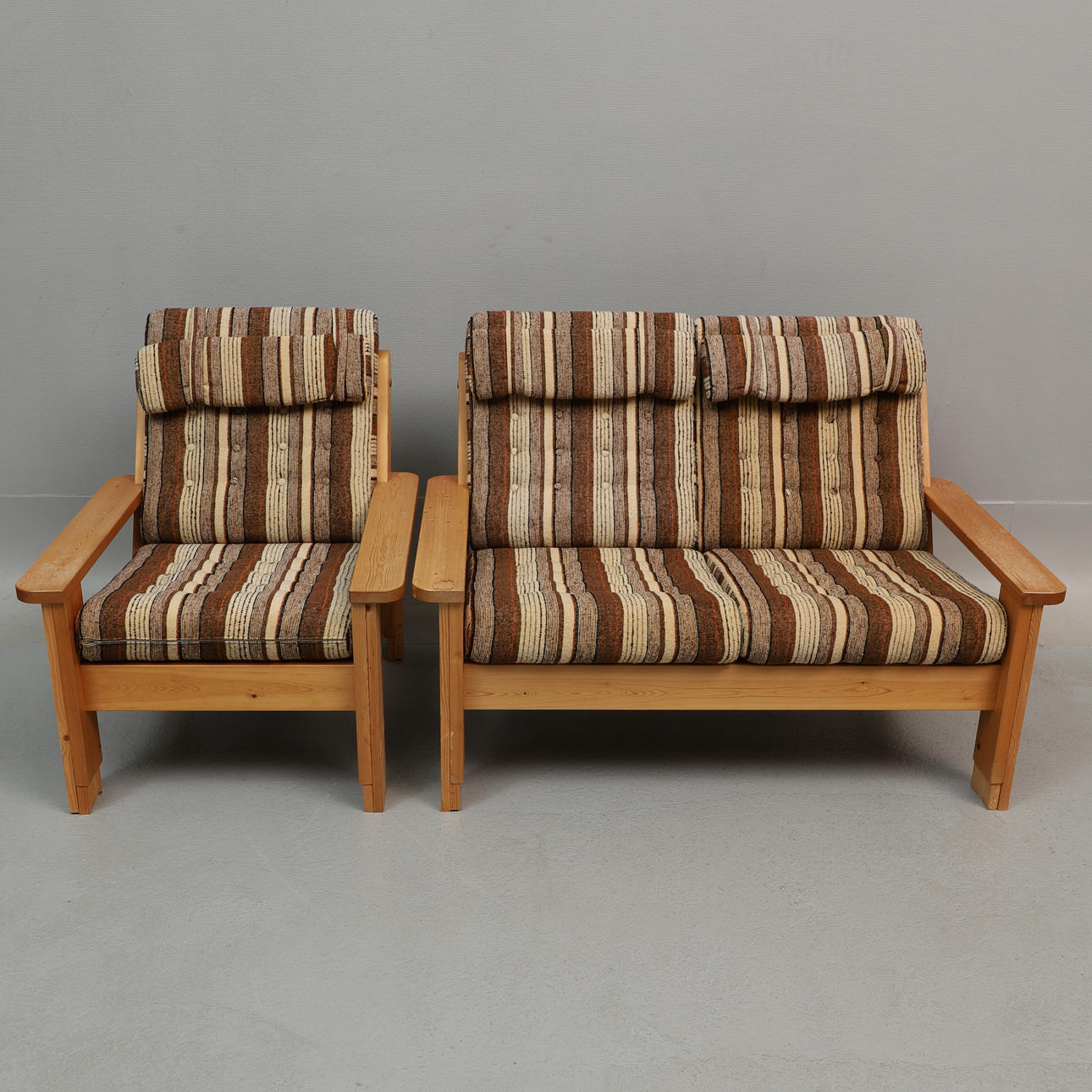 SOFA GROUP, sofá y sillón, pino, años 70.