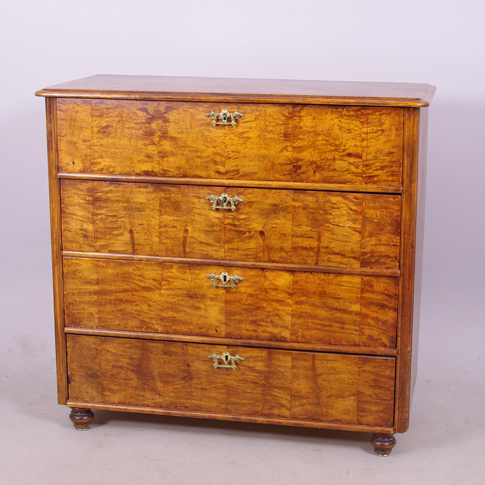 BYRÅ, 4-lådig, björk, sent 1800-tal.