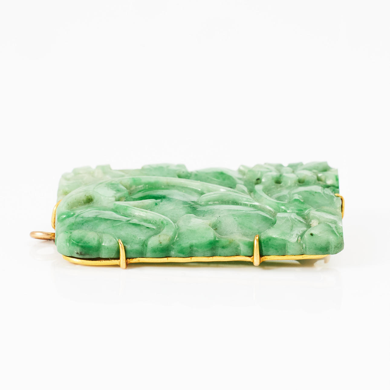 BROOCH, 14k gold, cut green stone, rectangular shape. Jewellery ...