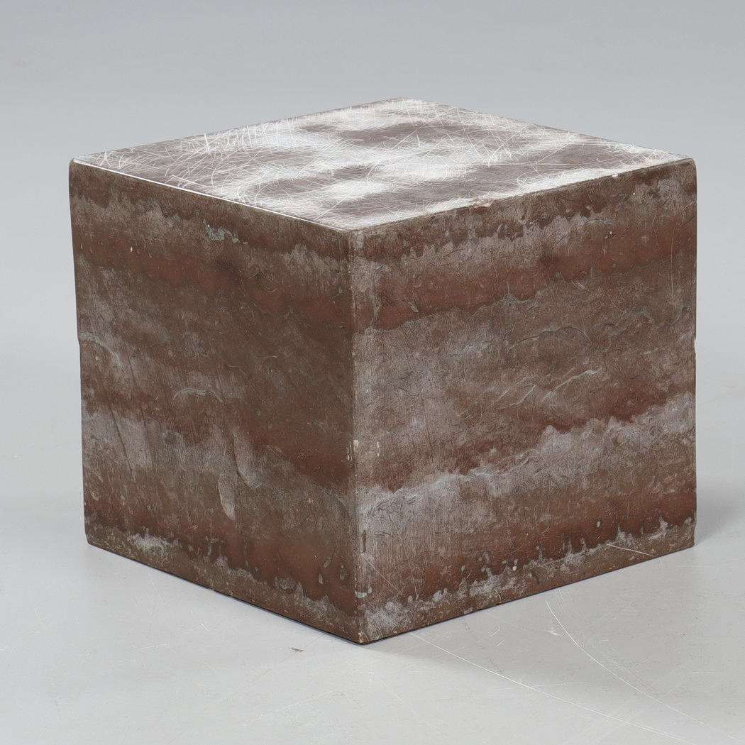 SOCKEL, i sten, 1900-tal.