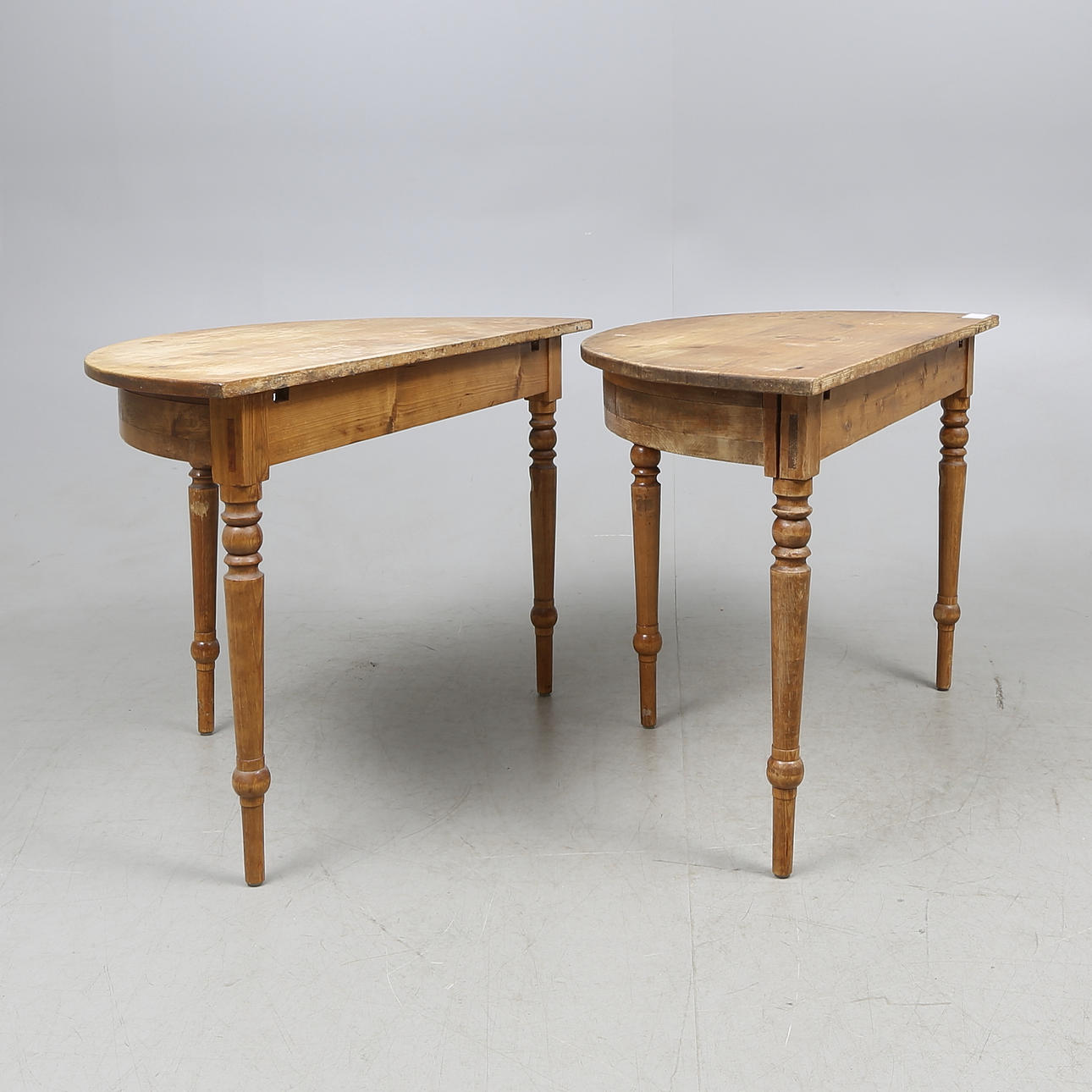 HALVBORD, ett par, sent 1800-tal.