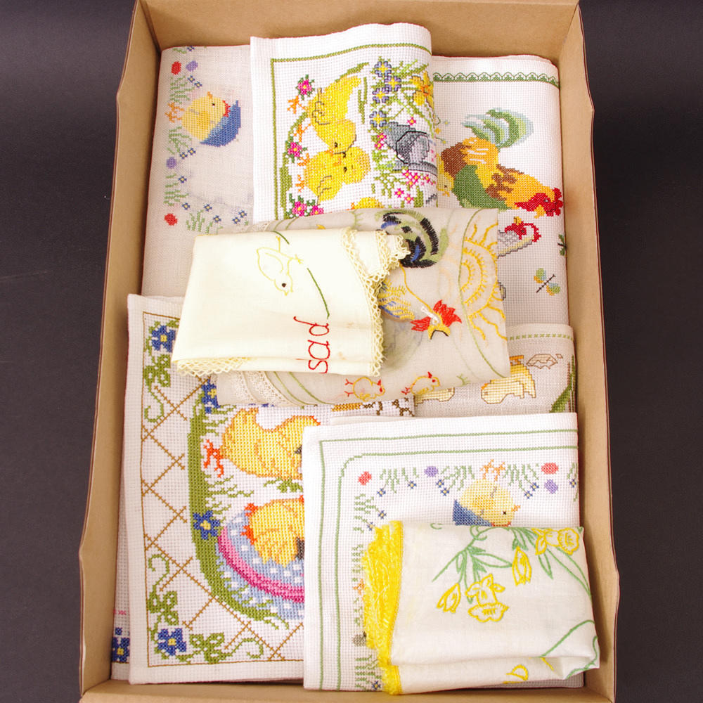 BRODERADE PÅSKDUKAR.