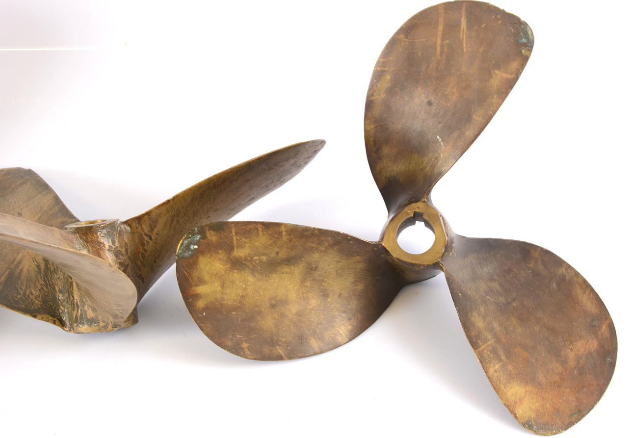PROPELLRAR, 3 stycken, brons, 1900-talets 1 hälft.
