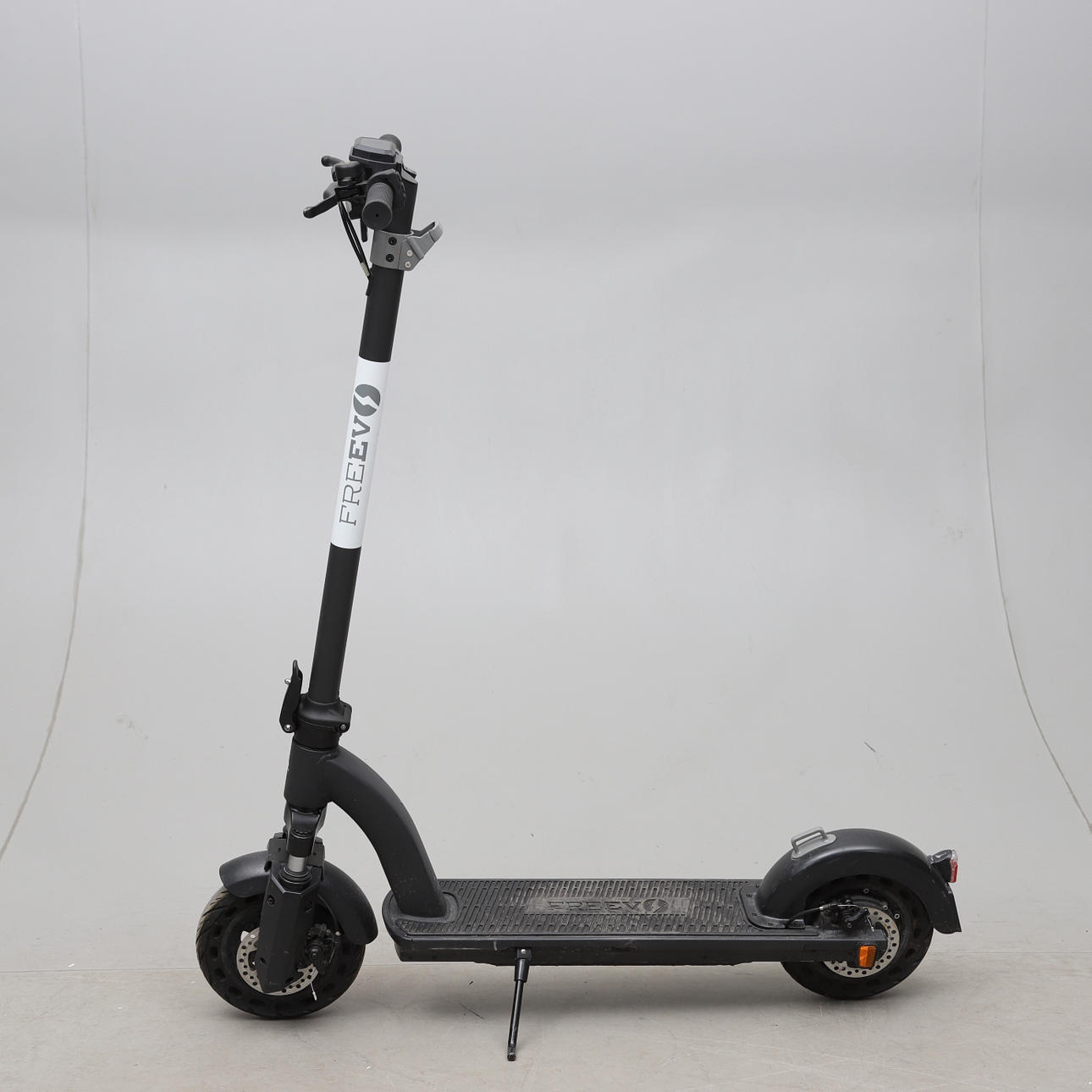 ELECTRIC SCOOTER, Freev.