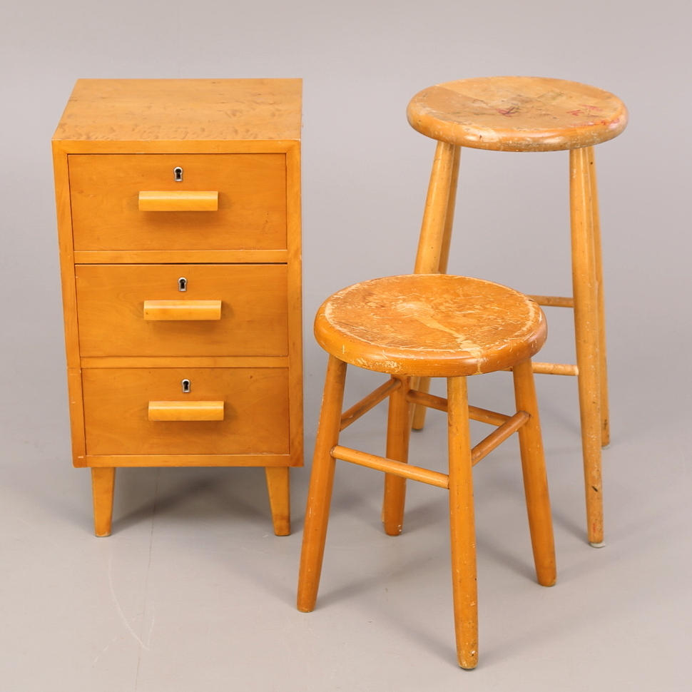 BYRÅ + PALLAR 2 st, björk, 1950-tal.