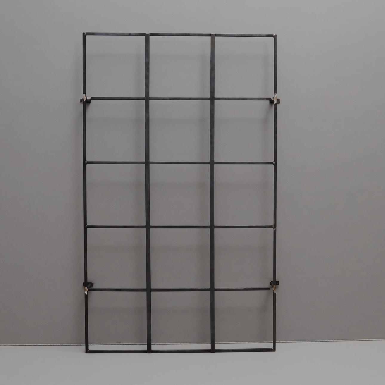 SPALJÉ, metall, samtida.