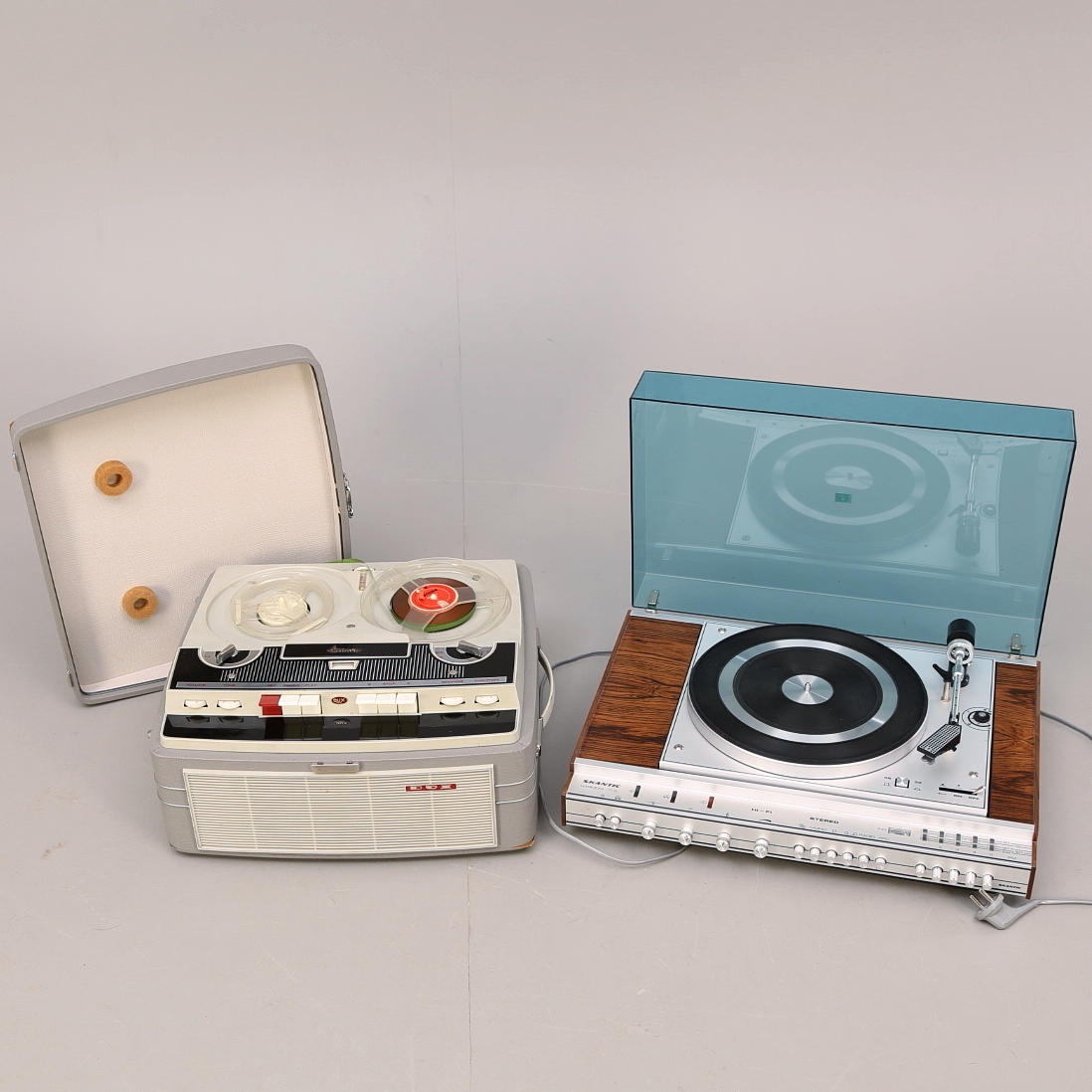 RULLBANDSPELARE Dux + VINYLSKIVSPELARE Skantic.