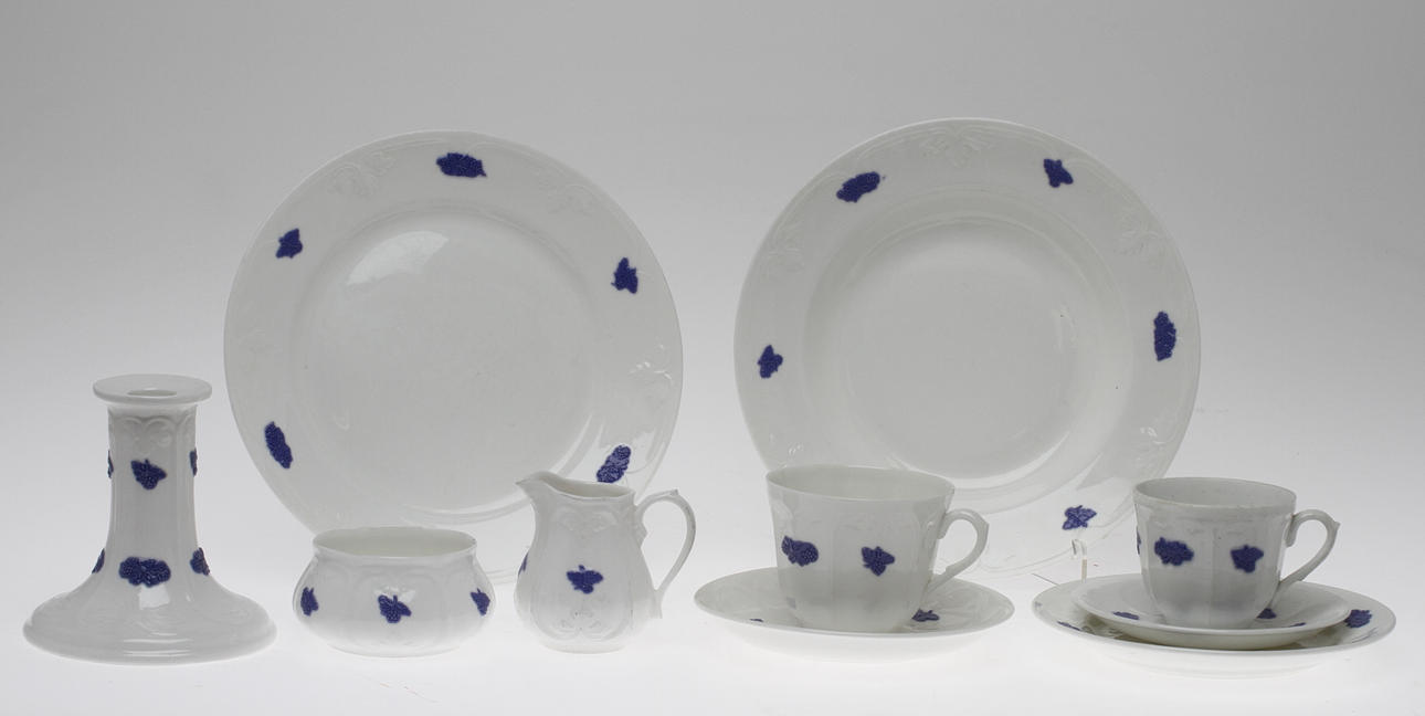 KAFFE-, TE- samt MATSERVIS, 51 delar, porslin, "Blå blom", Gustavsberg.