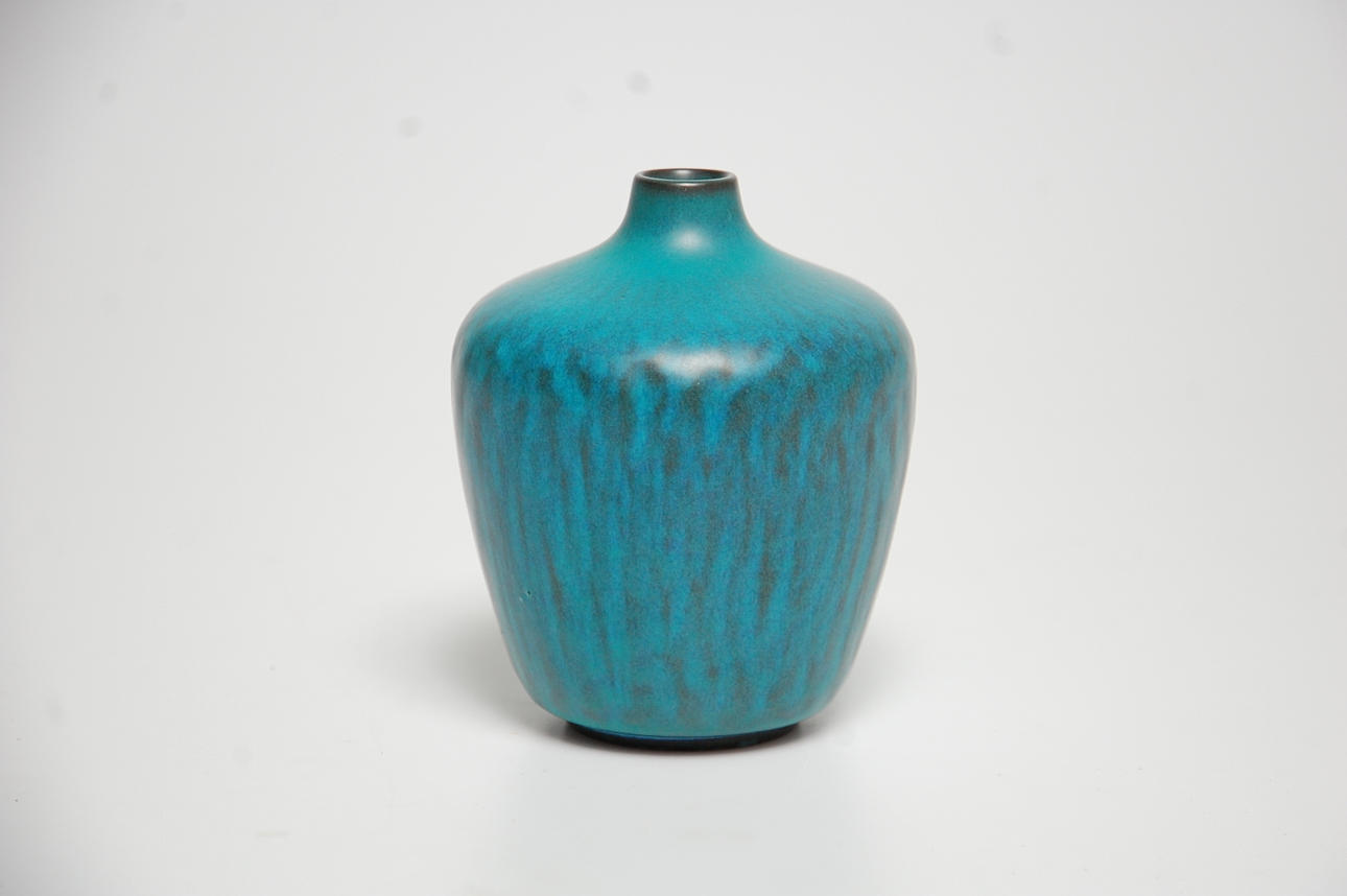 GUNNAR NYLUND. urna, signerad G Nylund 5118 Nymölle Danmark.